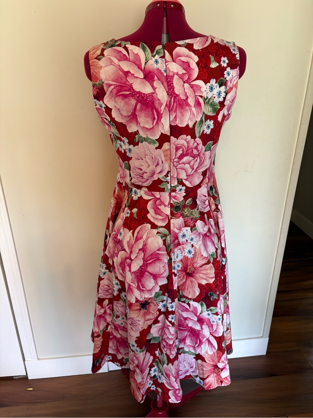 Hearts & Roses London Red Floral Sleeveless Fit & Flare Dress